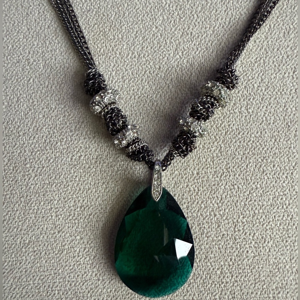 LOFT Dark Green Teardrop Pendant Necklace – Gunmetal Chain - Picture 2 of 12